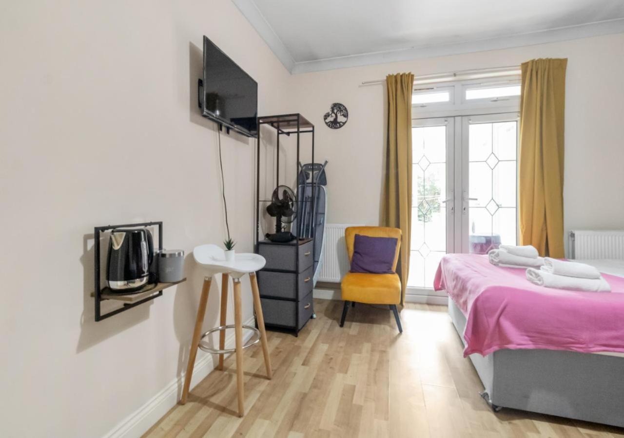 The Roundway Styles & Cosy Private In * Londra