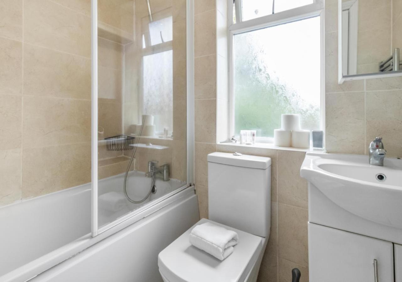 The Roundway Styles & Cosy Private In * Londra