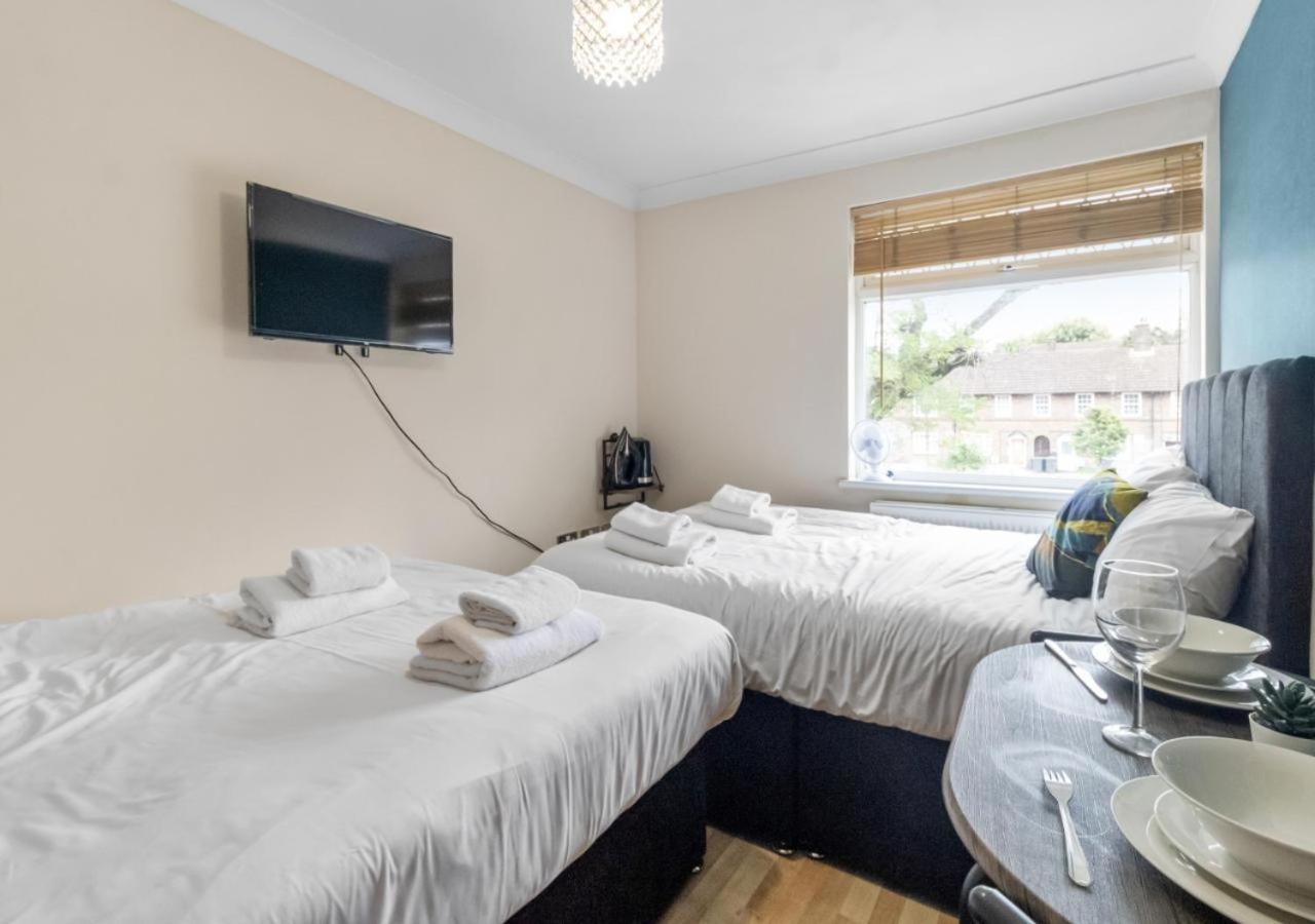 The Roundway Styles & Cosy Private In Londra