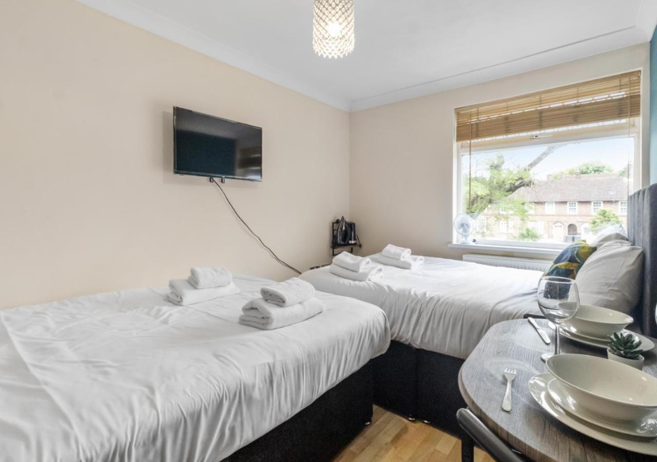 The Roundway Styles & Cosy Private In Londra