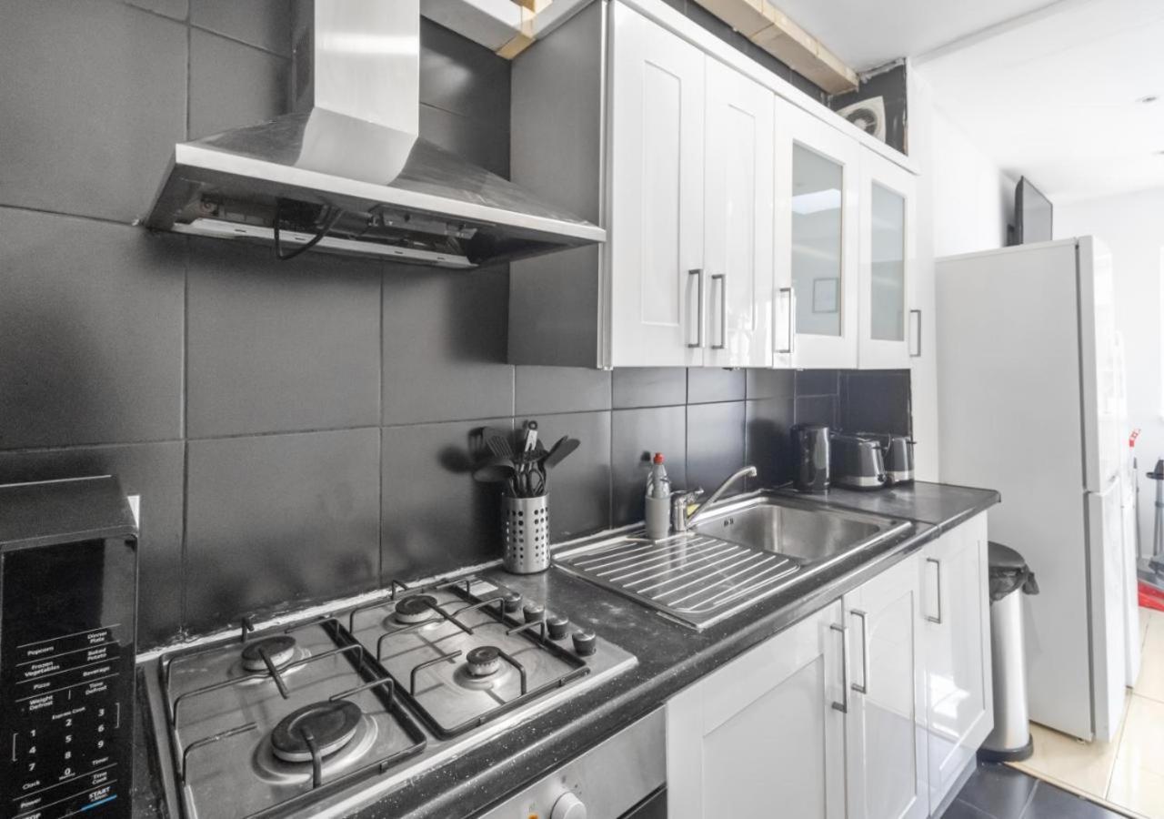 Appartamento The Roundway Styles & Cosy Private In Londra